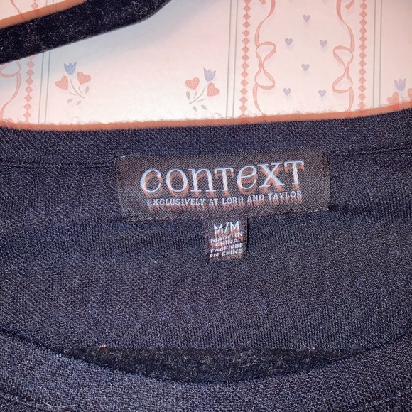 Cute asymmetrical black top with shoulder cutouts! In size medium - Picture 3 of 6